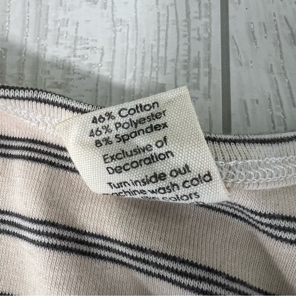 Lulu + Roo Striped Flutter Top - Picture 3 of 10